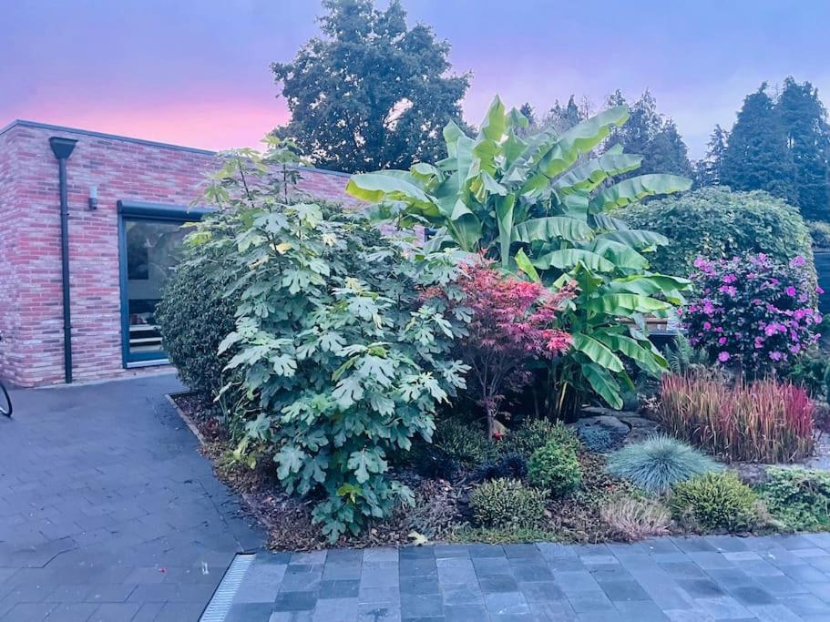 Prachtig Guesthouse Met Gratis Parkeren Maasmechelen Exterior foto