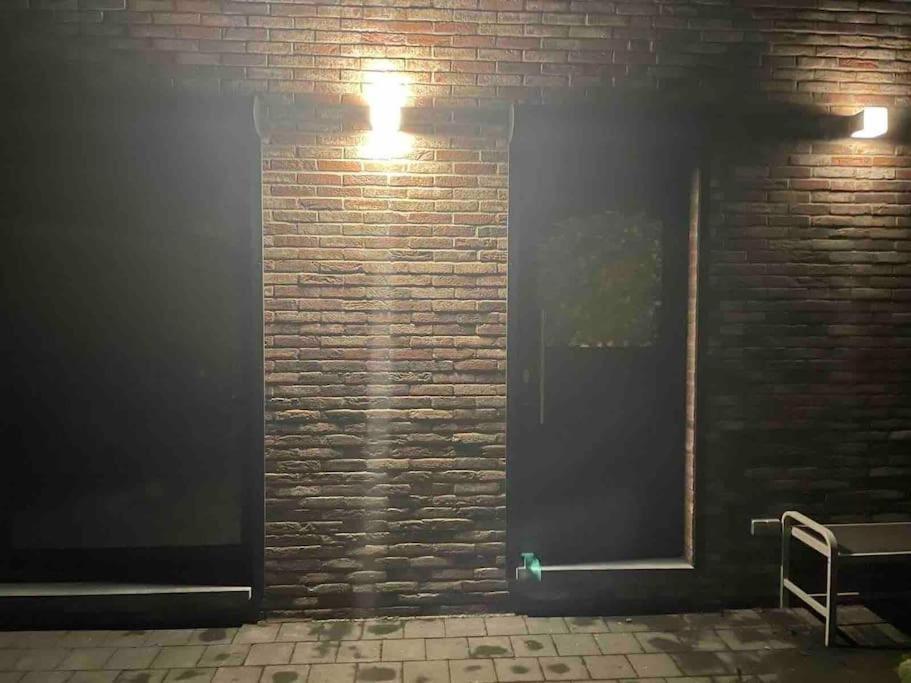 Prachtig Guesthouse Met Gratis Parkeren Maasmechelen Exterior foto